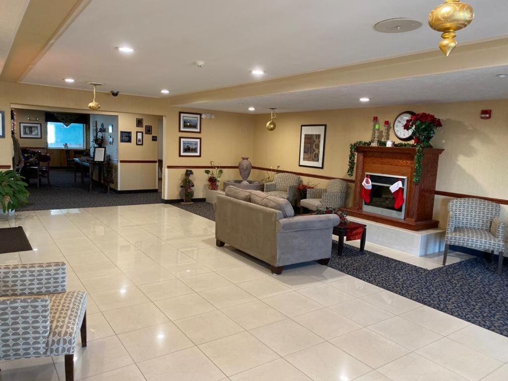 Fairgrounds Inn Du Quoin Exterior photo