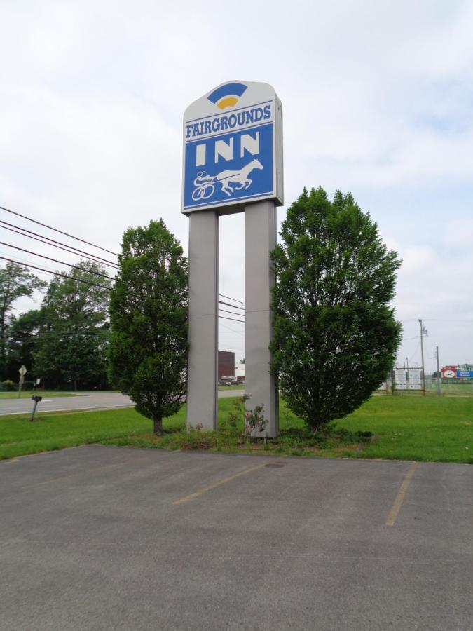 Fairgrounds Inn Du Quoin Exterior photo